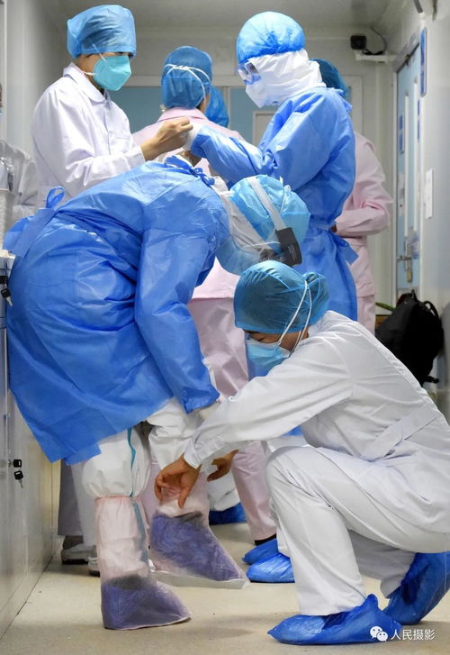 這一刻，她們?yōu)樯鼒允亍戮捶雷o用品背后的醫(yī)護人員